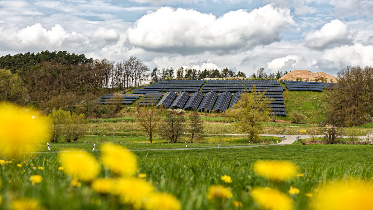 PV-Anlage auf ehemaliger Bauschutt-Deponie