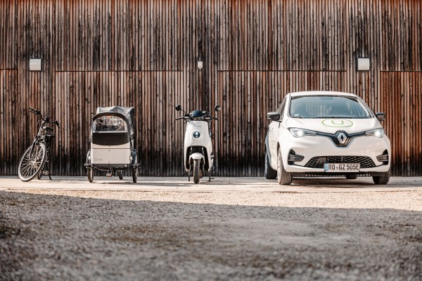 Fahrrad, Lastenrad, Elektroroller und Elektroauto