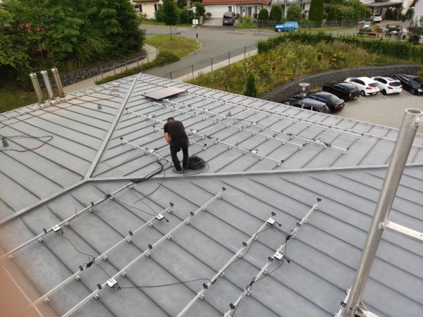 Installation einer PV-Dachanlage