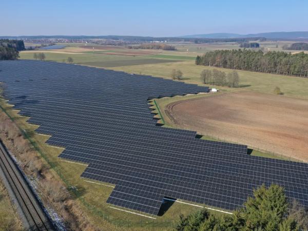 Anlagenteil Roslas des Bürgersolarparks in Speichersdorf