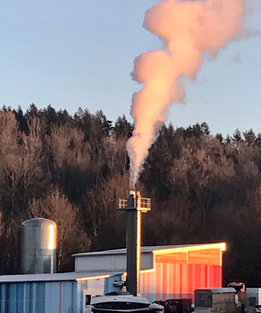 Heizwerk in Moosach mit Klimastreifen bemalt