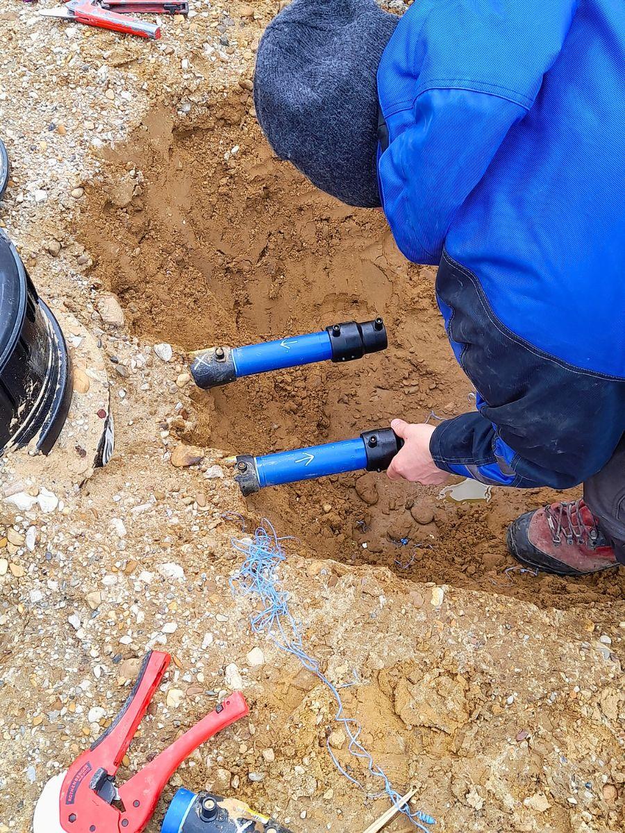 Verbinden der Anschlussleitungen