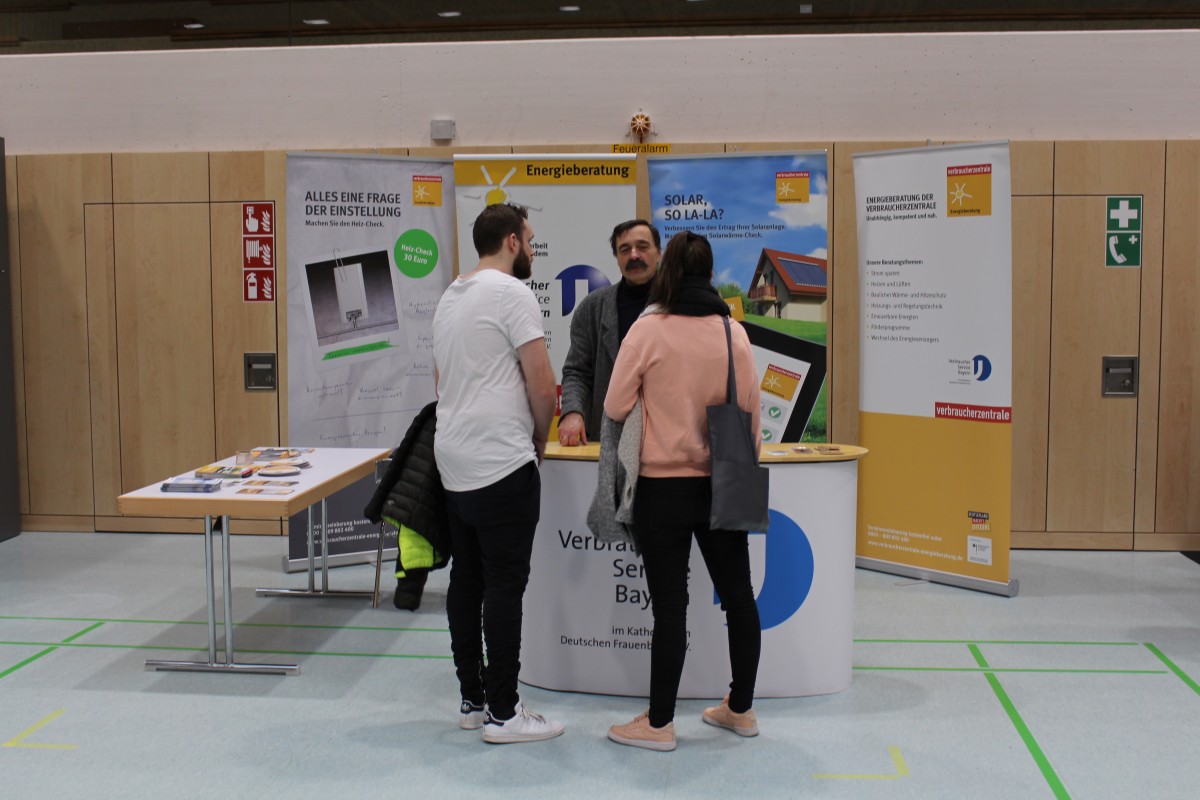 Bürgerinnen und Bürger der ILE WESPE erhalten durch Energieberater Hans-Peter Schmitt Unterstützung beim Energiesparen - hier bei der Bau- und Energiemesse der ILE