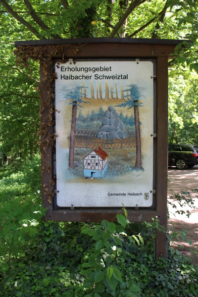 Hinweisschild "Erholungsgebiet Haibacher Schweiztal"