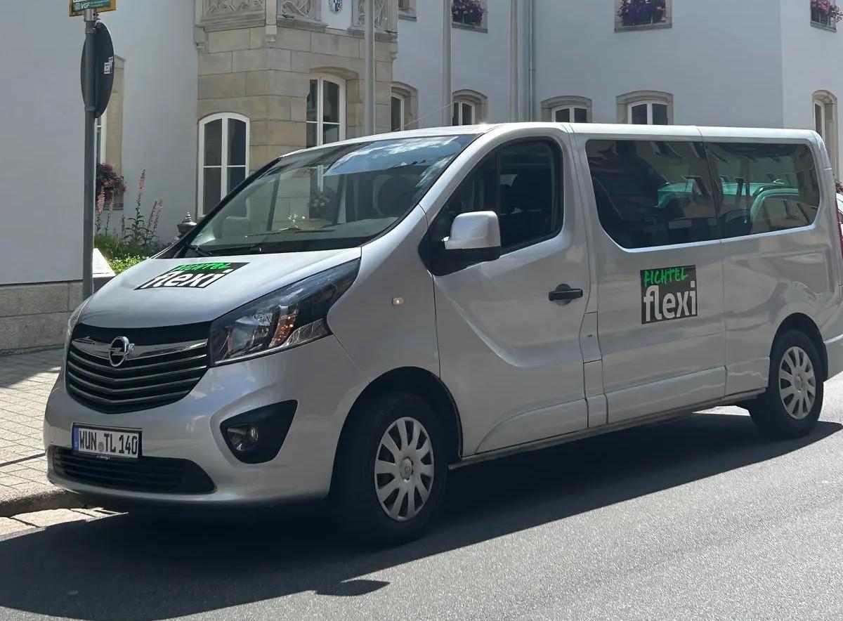 Kleinbus des Angebots fichtelflexi