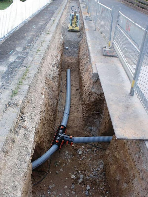 Für das Verlegen der Wärmeleitungen waren Tiefbauarbeiten nötig