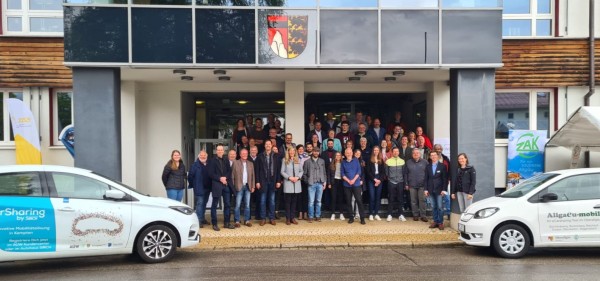 Besucherinnen und Besucher der Auftaktveranstaltung